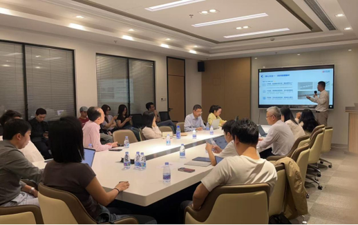 gt;社区>正文>10月13日路演活动中,公司副总经理兼董秘邱九辉等出席